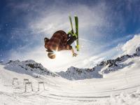 FB体育下载-赛道上的约基奇，当灰熊式速胜哲学驶入F1街道赛