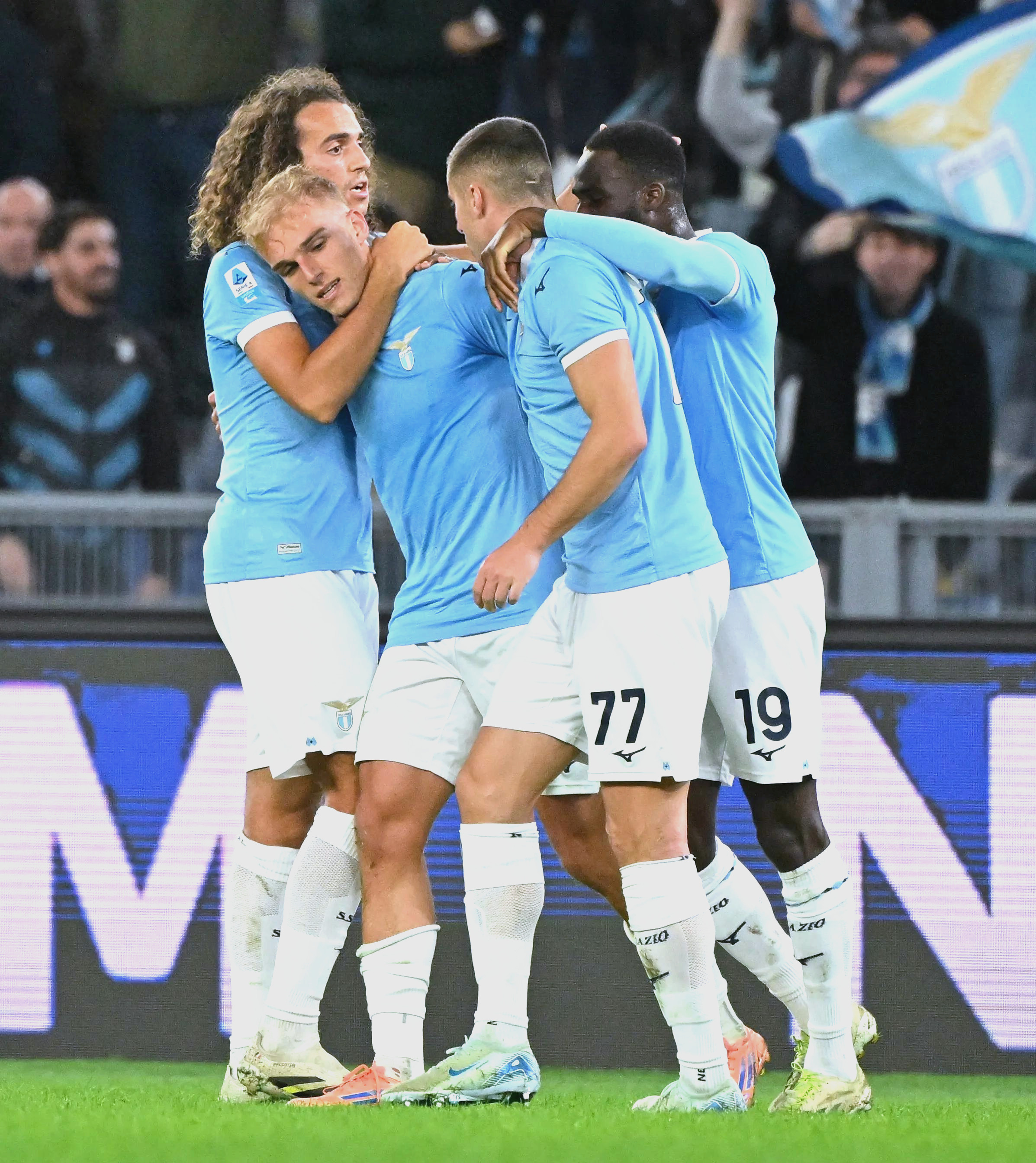 米兰首回合领先，胜出晋级八强的简单介绍