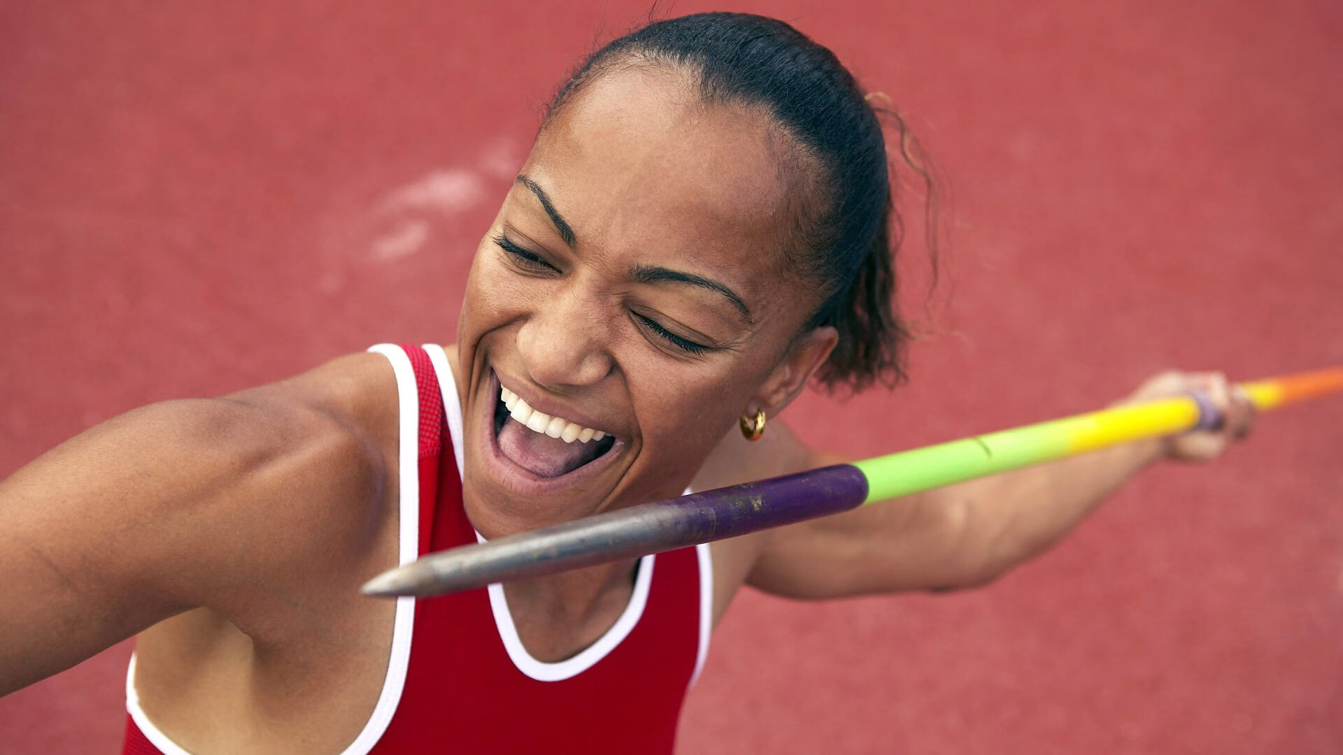 赛道与球场,速度与耐力的双重奏