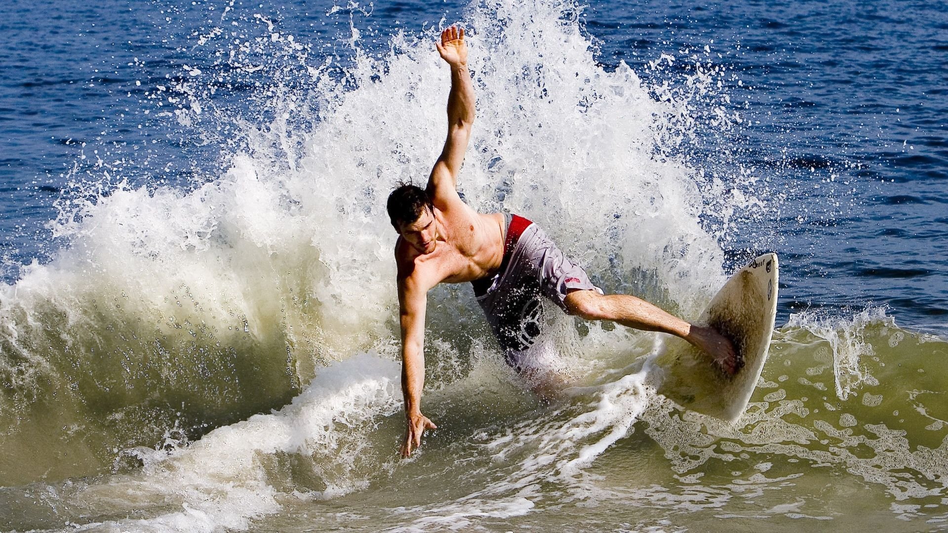 贝恩对手完全无解,湖人粉碎老鹰,一场战术与意志的双重绞杀